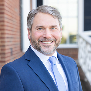 headshot of Dale Braswell