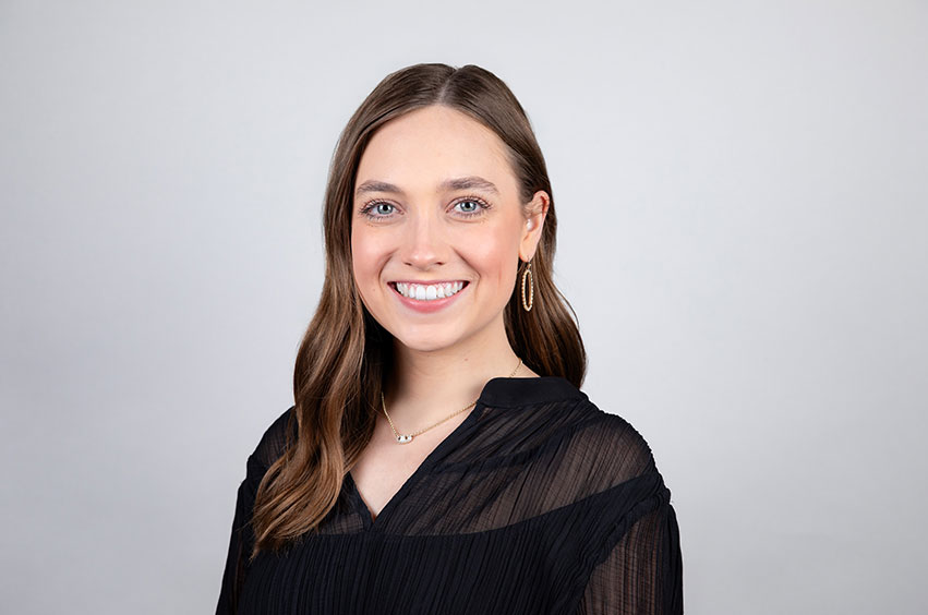 headshot of Cora Moncibaiz